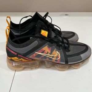 Women’s Nike Vapormax Size 6 worn 2x